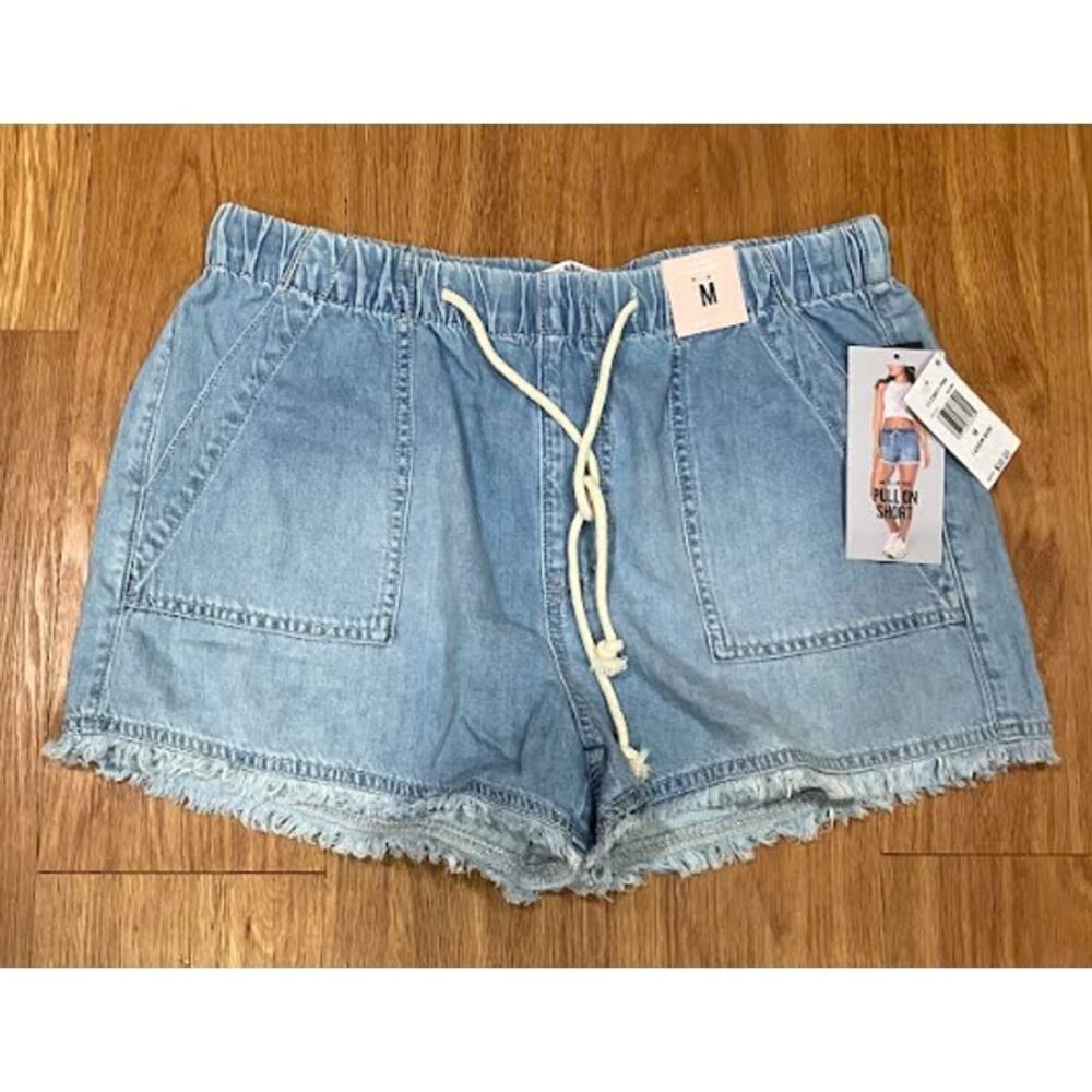 Celebrity Pink Juniors' Pull-On Utility Chambray Shorts M